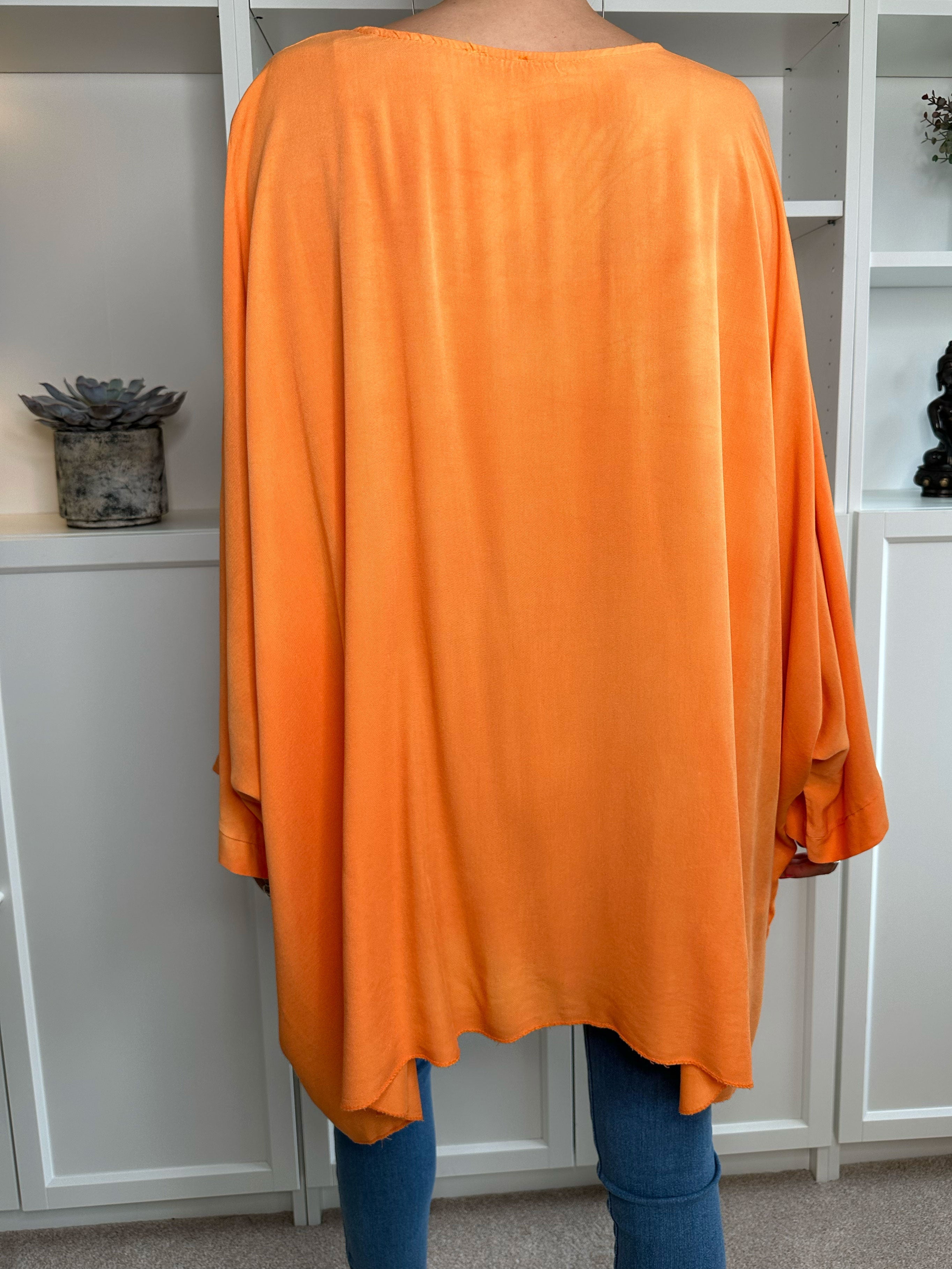 Hope Short - Cool oversize blus med motiv framtill